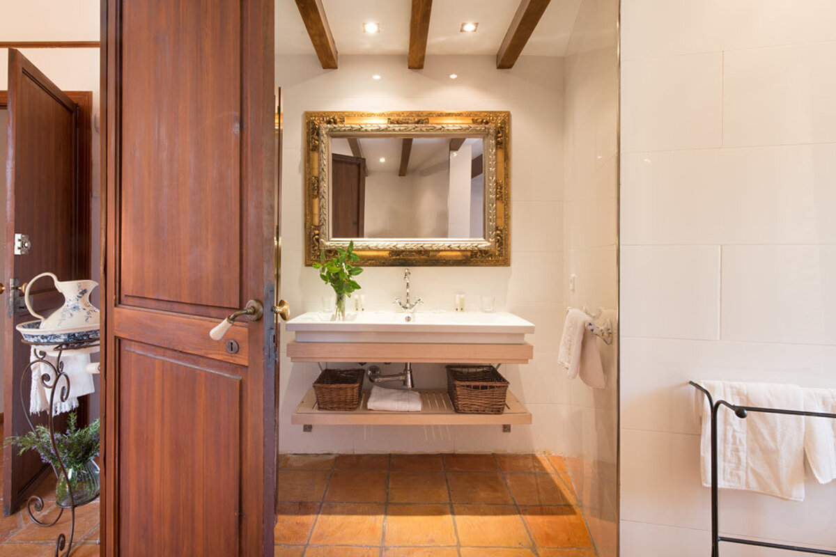Sa Vall Hotel, Valldemossa bathroom