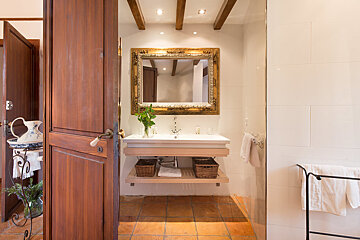 Sa Vall Hotel, Valldemossa bathroom