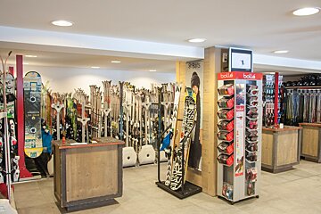 Skimium - Sanglard Sports Ski Hire, Argentiere shop interior