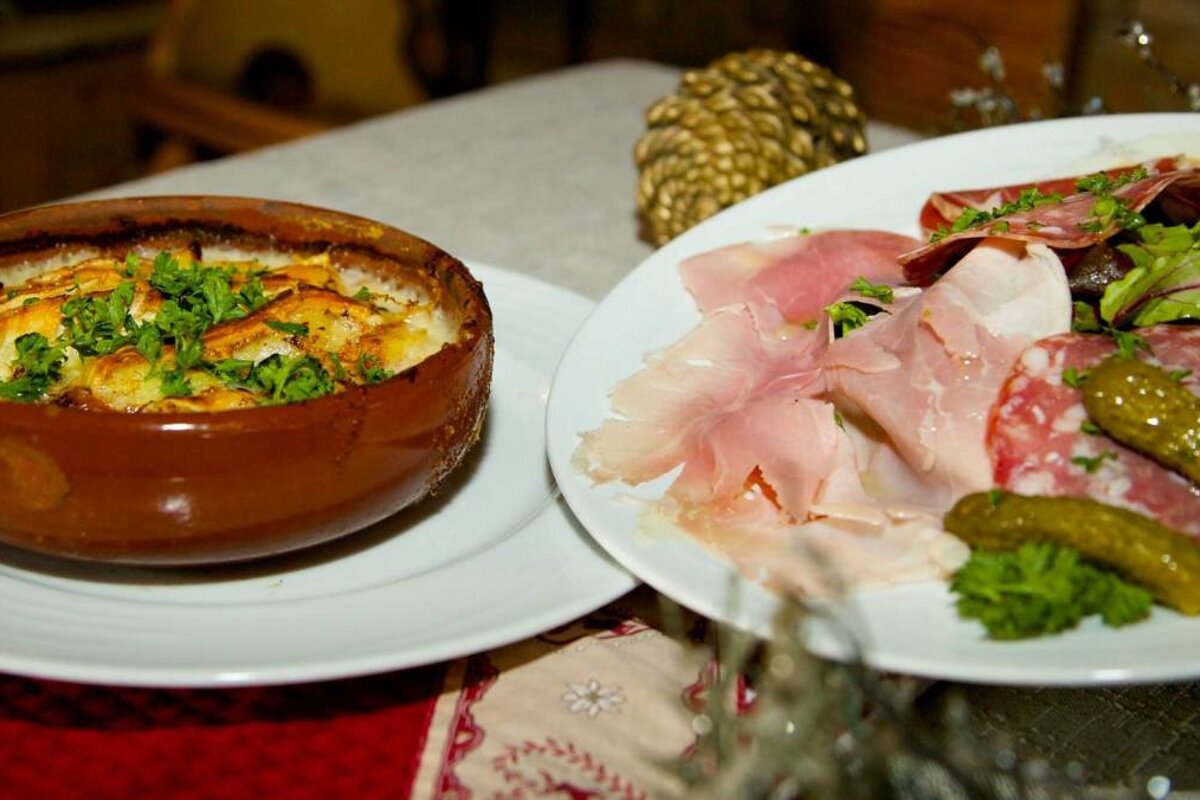 Chantebise 2100 Restaurant, Alpe d'Huez style of cuisine