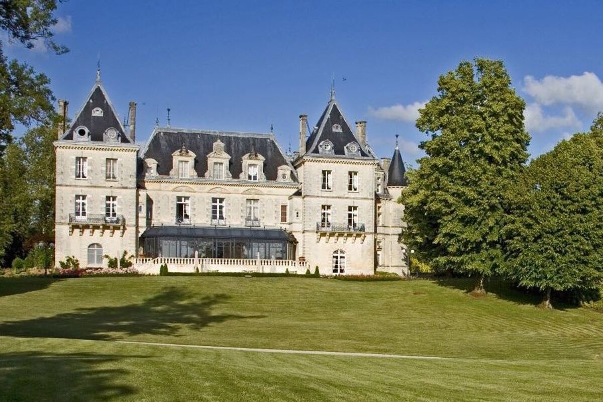 Chateau de Mirambeau, Bordeaux Area exterior