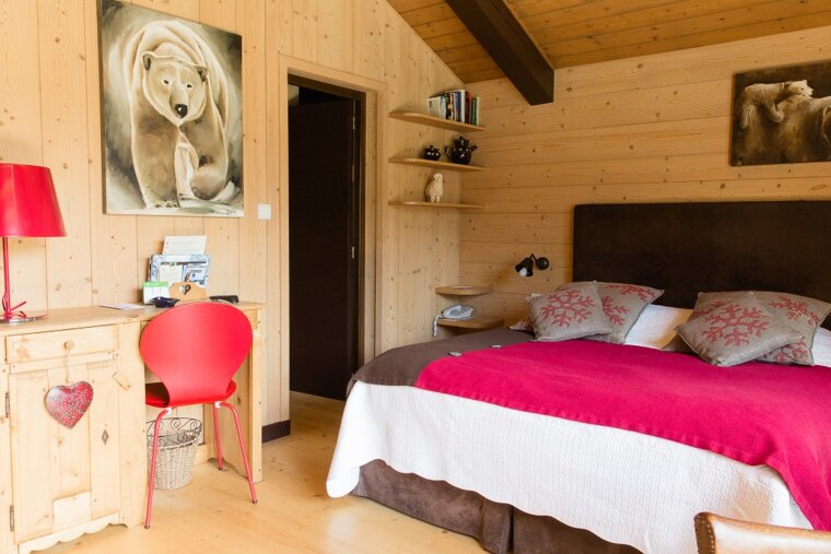 La Bergerie Hotel, Morzine double bedroom