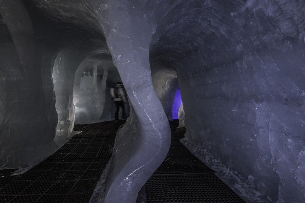 Visit to the Ice Caves, Les Deux Alpes