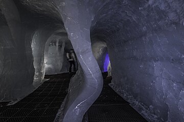 Visit to the Ice Caves, Les Deux Alpes