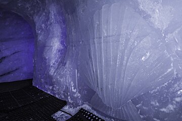 Visit to the Ice Caves, Les Deux Alpes