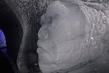 Visit to the Ice Caves, Les Deux Alpes