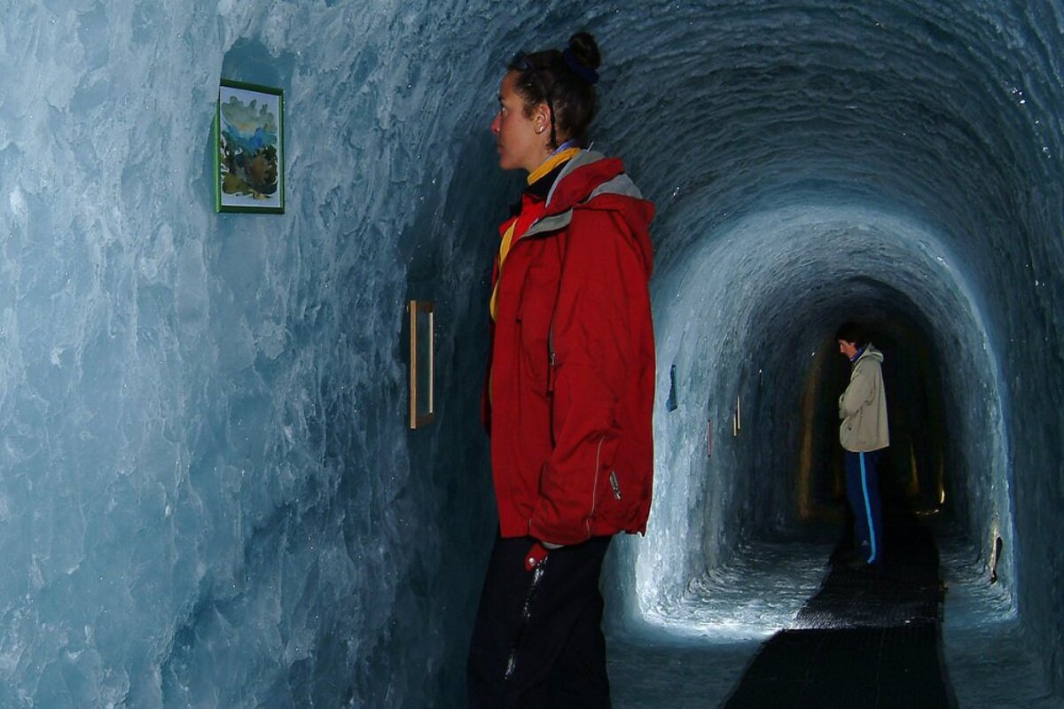 Visit to the Ice Caves, Les Deux Alpes
