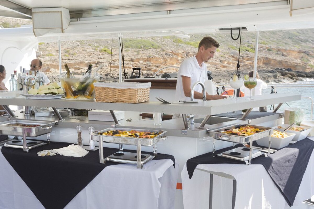 Can Pastilla Day at Sea Boat Trip dining