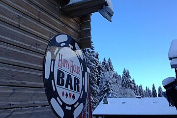 Apres Ski at Happy Hours Bar, Ardent