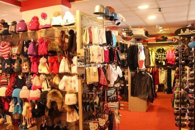 Skiset - Plagne 2000 Ski Hire, Aime La Plagne shop interior