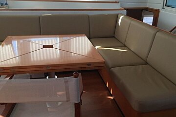 Lagoon 500 15.5m Catamaran, Mallorca Island dining