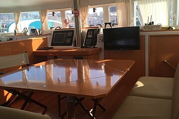 Lagoon 500 15.5m Catamaran, Mallorca Island dining