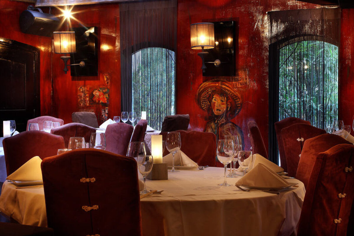 Le Grand Cafe interior