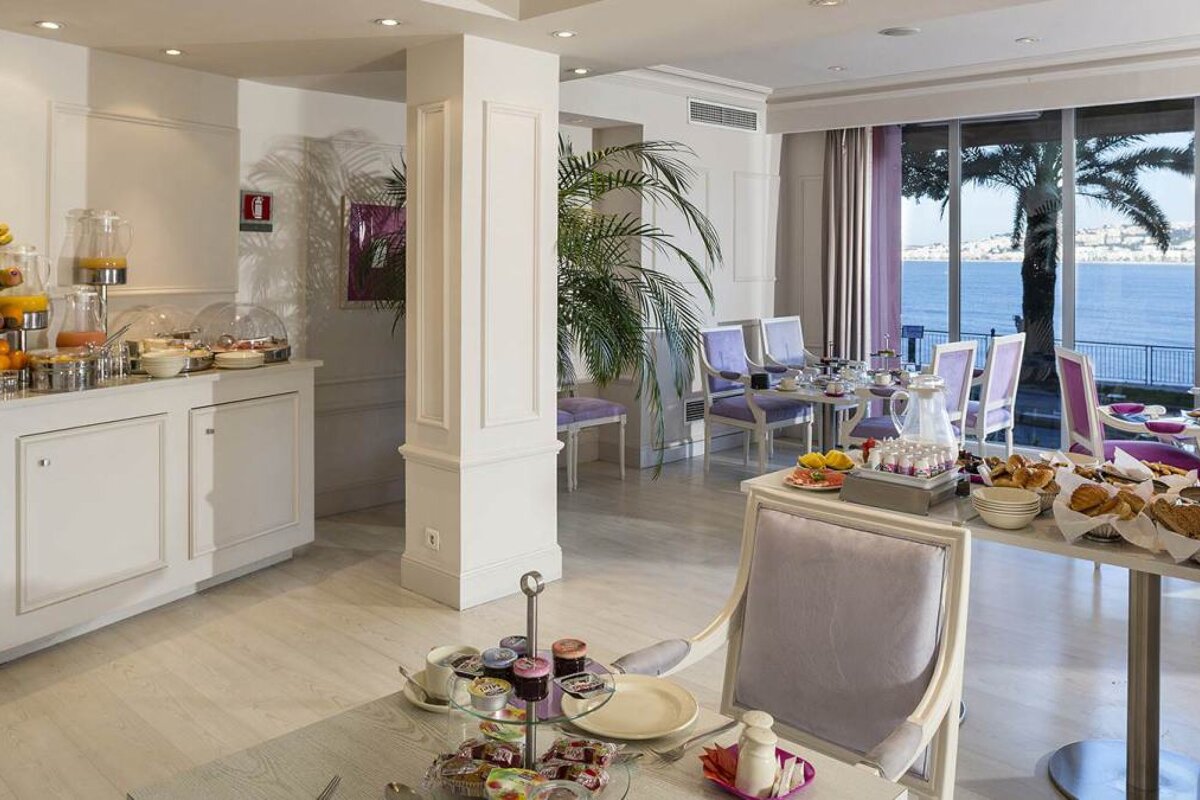 Suisse Hotel, Nice dining room