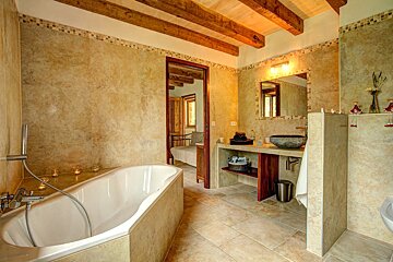 Lou Calvel Villa, Cazals