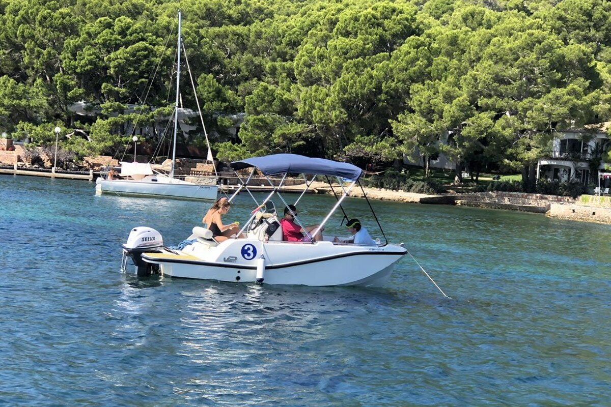 6 Person Motor Boat, Port de Pollenca (Puerto Pollensa)