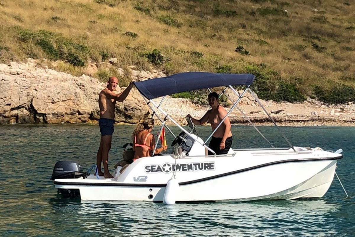 6 Person Motor Boat, Port de Pollenca (Puerto Pollensa)