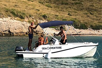 6 Person Motor Boat, Port de Pollenca (Puerto Pollensa)
