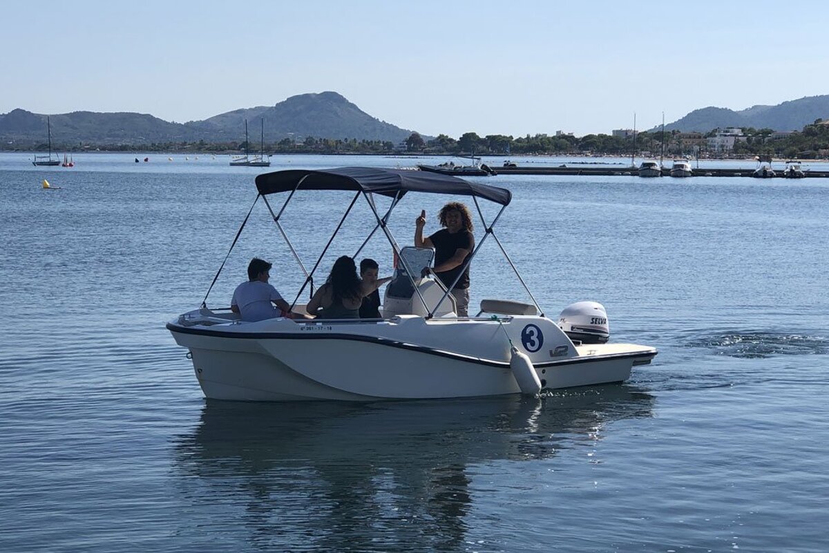 6 Person Motor Boat, Port de Pollenca (Puerto Pollensa)