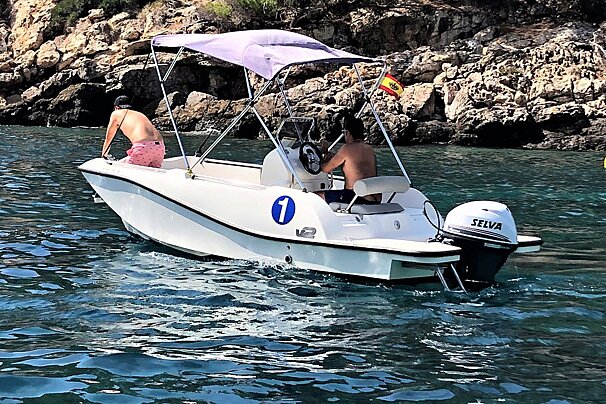 6 Person Motor Boat, Port de Pollenca (Puerto Pollensa)