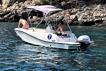 6 Person Motor Boat, Port de Pollenca (Puerto Pollensa)