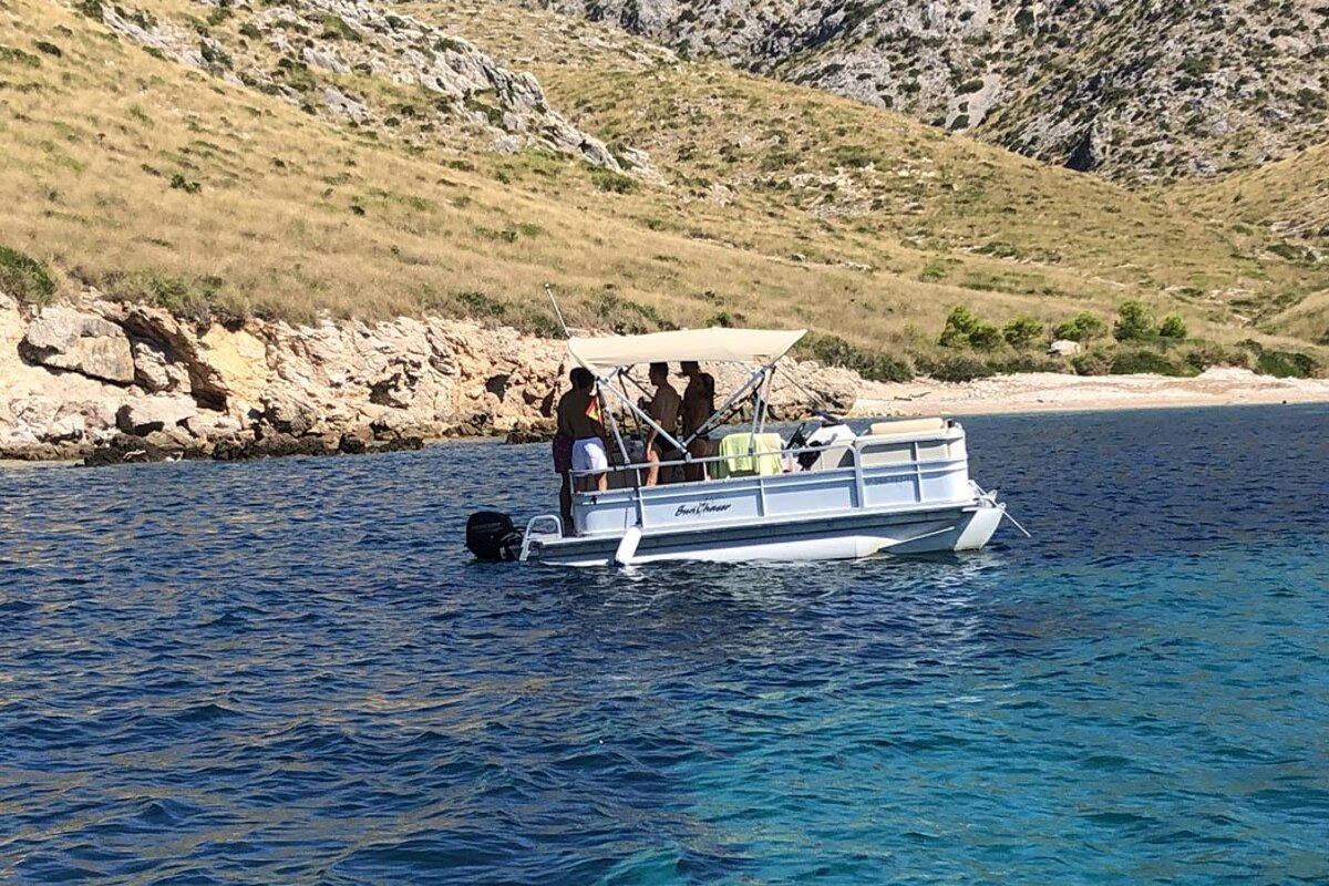 6 Person Motor Boat, Port de Pollenca (Puerto Pollensa)