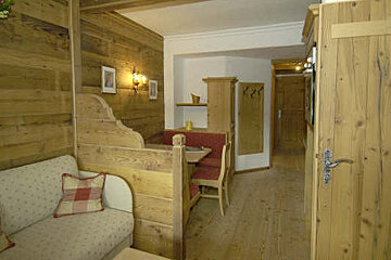Chalet L'Altibar 02 - Apartment, Courchevel 1850 living-room