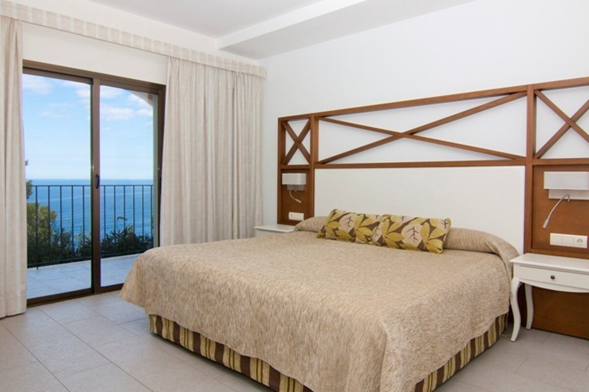 Costa D'Or Hotel, Deia double bedroom