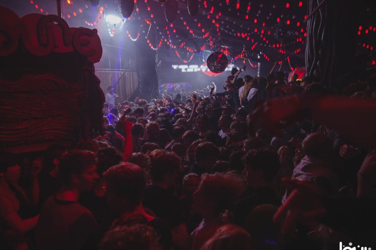 Doudoune Nightclub, Val d'Isere interior