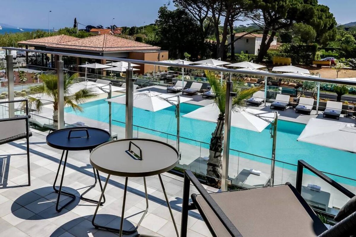 Kube Hotel, Saint Tropez outdoor swimming pool