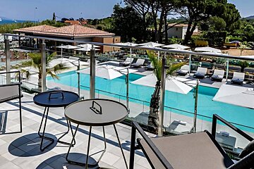 Kube Hotel, Saint Tropez outdoor swimming pool