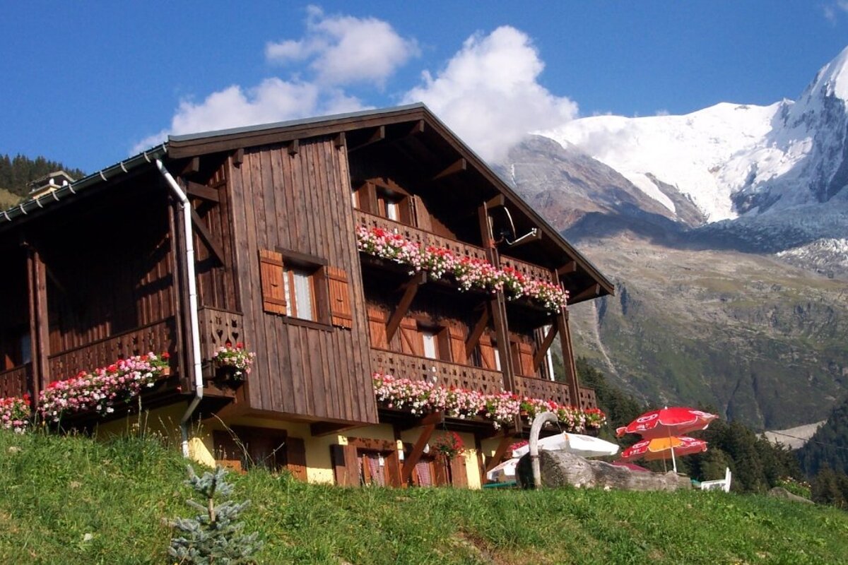 Le Fioux Refuge (1500m), St Gervais exterior