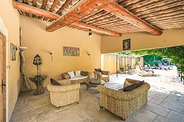 Les Carmes, Isle sur la Sorgue terrace