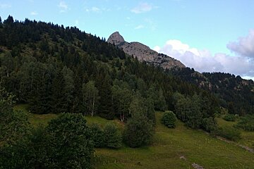 a mountain in les 2 alpes