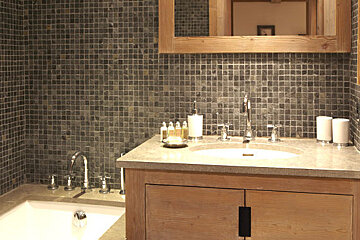 Choucas 206 Apartment, Val d'Isere centre bathroom