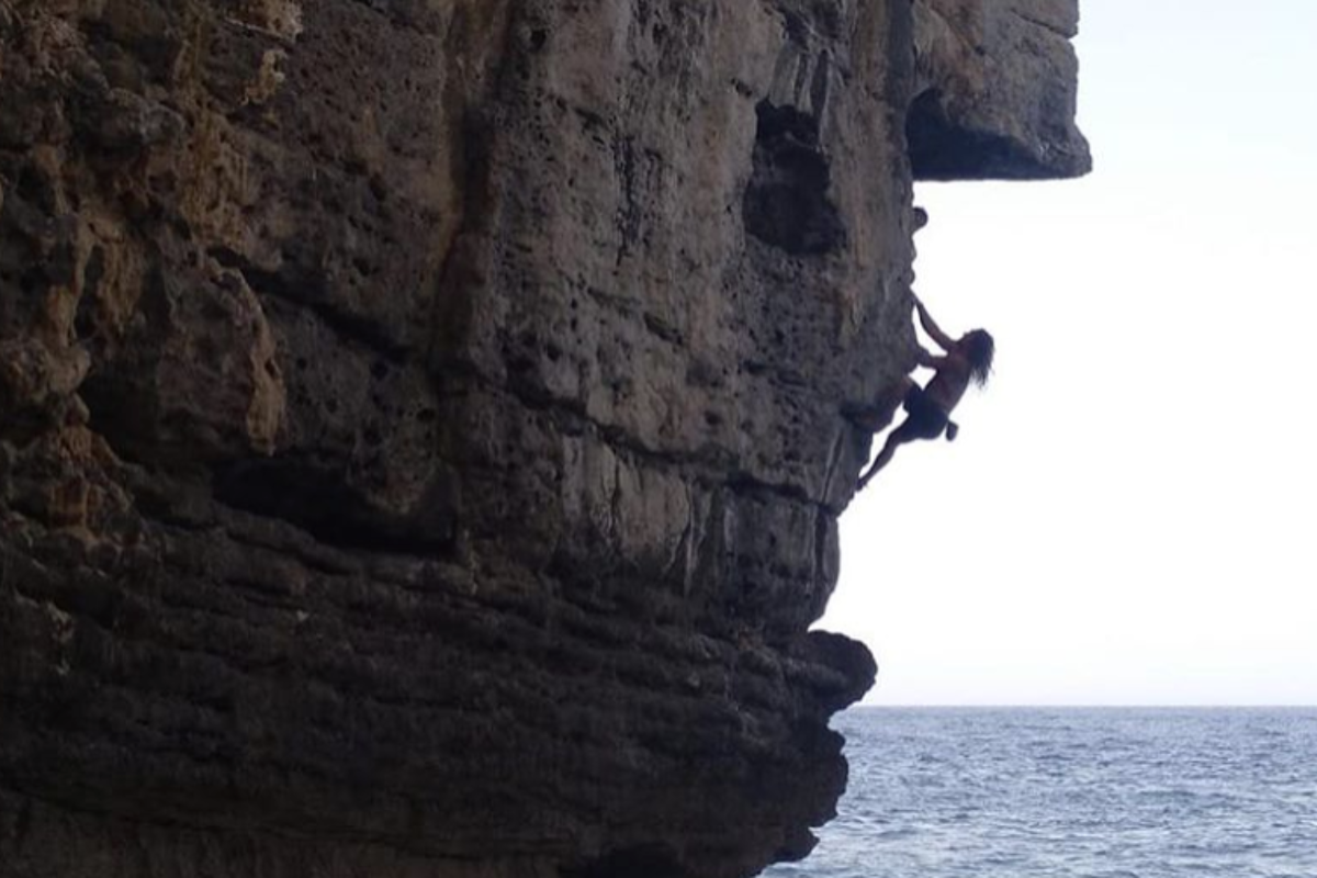 Jason Momoa climbs in Mallorca