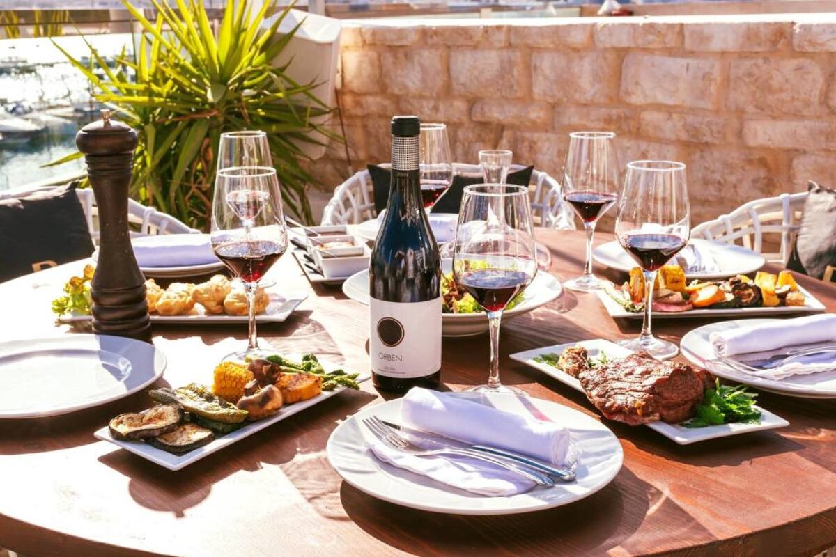 Rio Ibiza, San Antonio restaurant terrasse