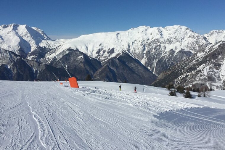 Shredding the reds & blacks in Alpe d'Huez in 2019