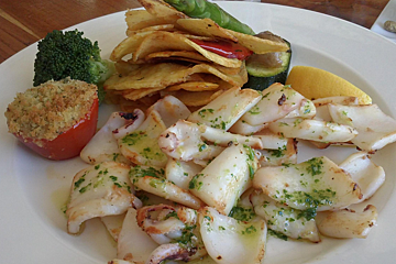 Yemanja Beach Club, Cala Jondal style of cuisine