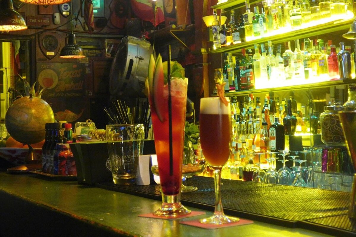 cocktails on the bar