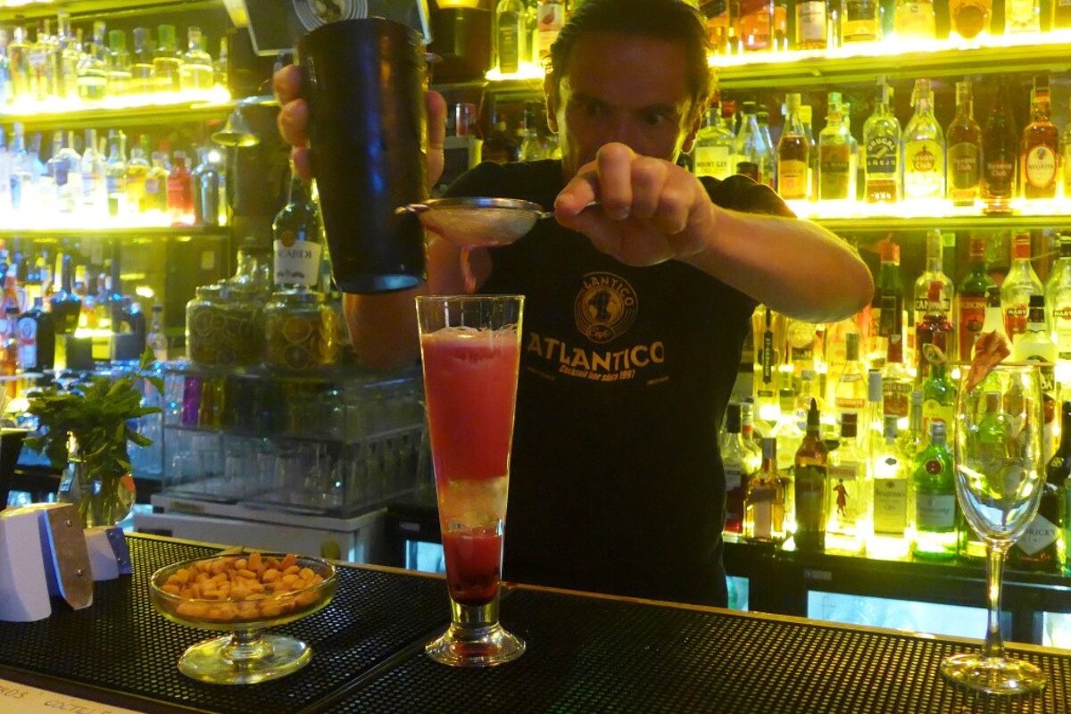 making a cocktail in a bar in mallorca