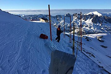 The summit of Grands Montets is open for Skiing