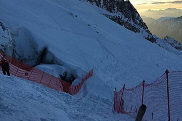 The summit of Grands Montets is open for Skiing