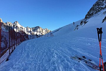 The summit of Grands Montets is open for Skiing