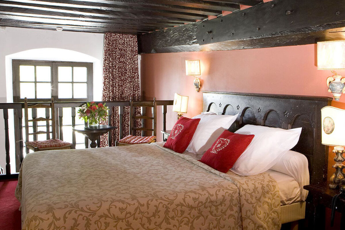 Grand Hotel de l'Abbaye, Beaugency double bedroom