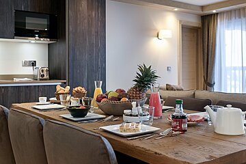 Le C - Apartment 08, Courchevel Moriond 1650 dining room
