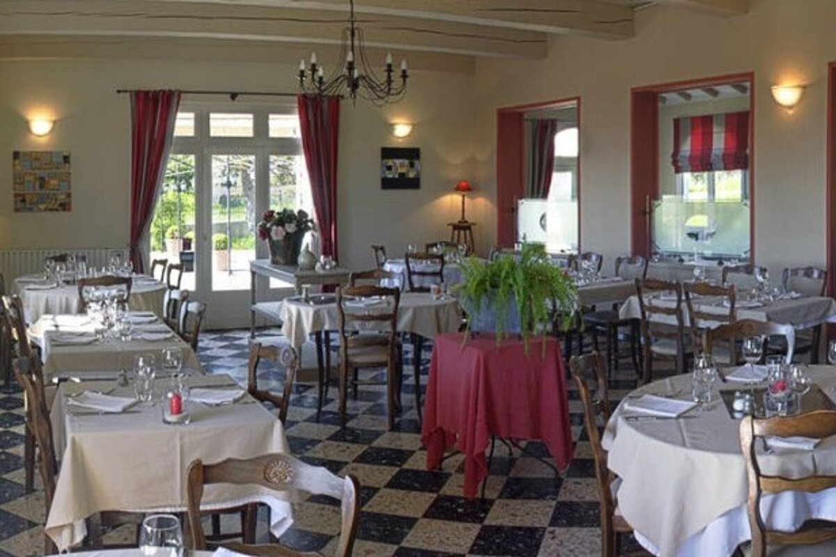 La Colombe, Bedoin interior