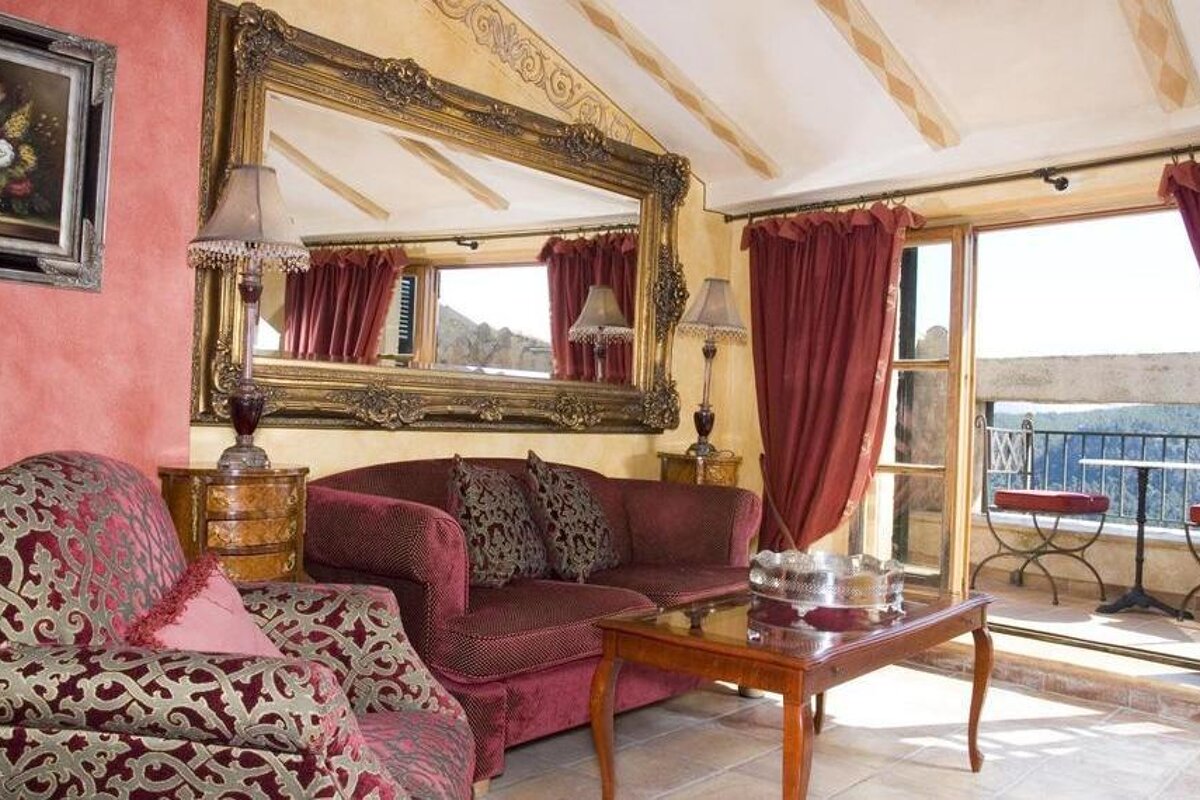 a picture of a hotel suite at La Posada Del Marques Hotel, Esporles