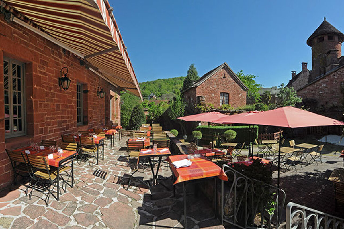 Saint Jacques de Compostelle Restaurant, Collonges-la-Rouge restaurant terrasse