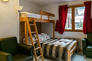 Les Prodains Apartment, near Avoriaz living-room